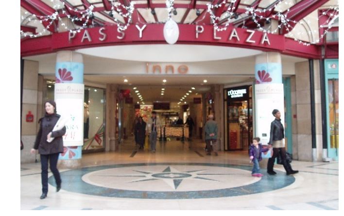 passy plaza门口