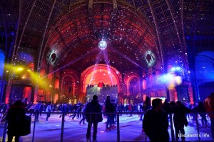 2012年圣诞节期间巴黎大皇宫”变身滑冰场